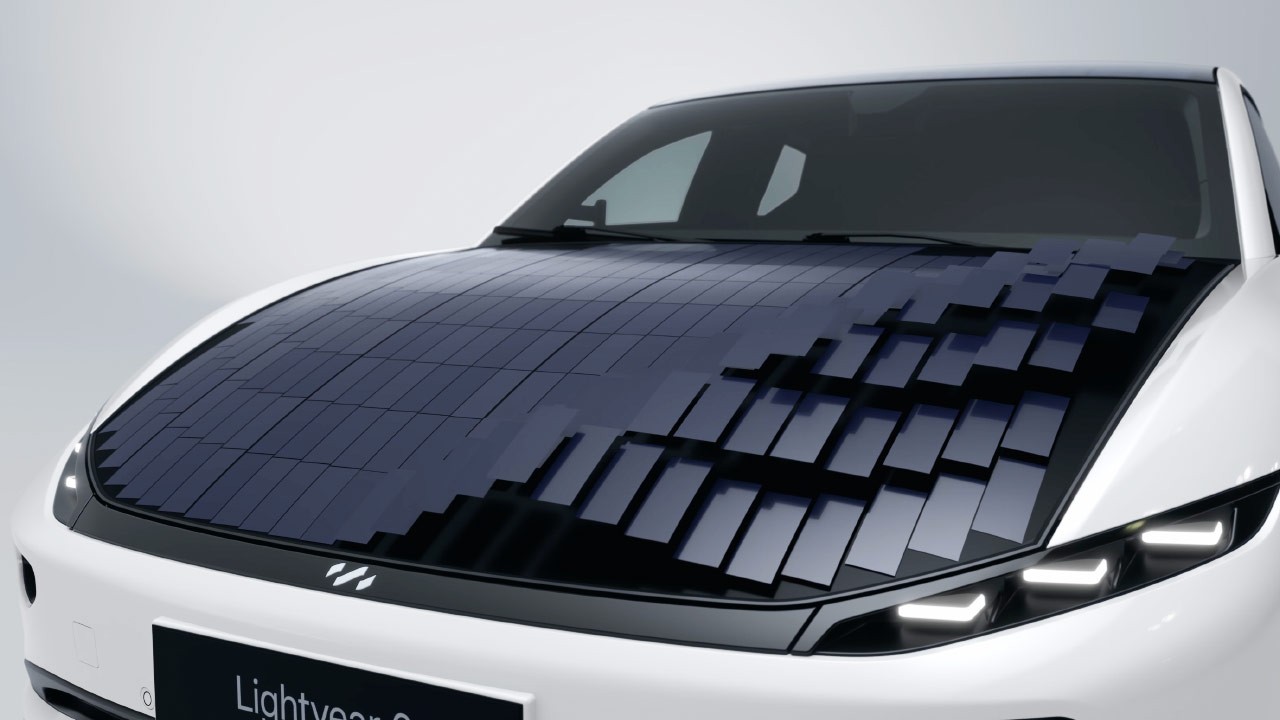 Ô tô năng lượng mặt trời đầu tiên trên thế giới Lightyearr0 bắt đầu sản xuất hàng loạt