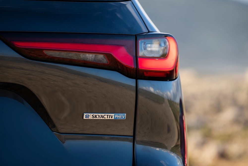 Mazda CX-90 2024 tiếp tục hé lộ hình ảnh thiết kế mới