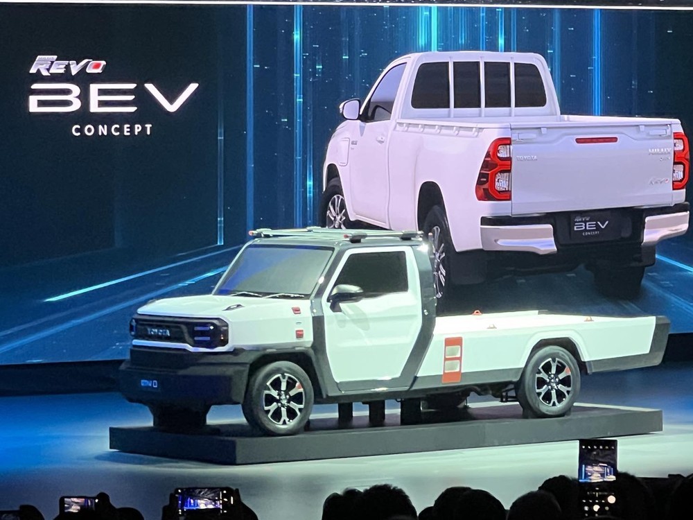 Toyota IMV-0 Concept bất ngờ ra mắt tại Thái Lan