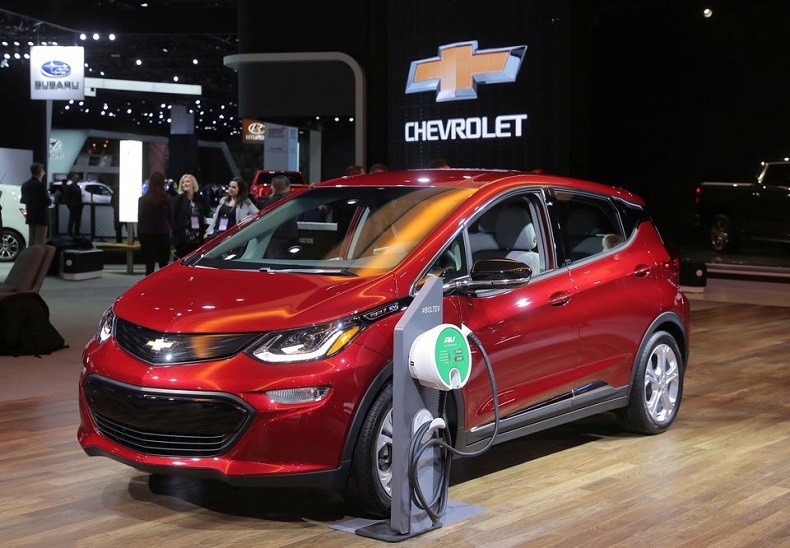 Forbes dự đoán thị trường ô tô 2023 bùng nổ xe điện