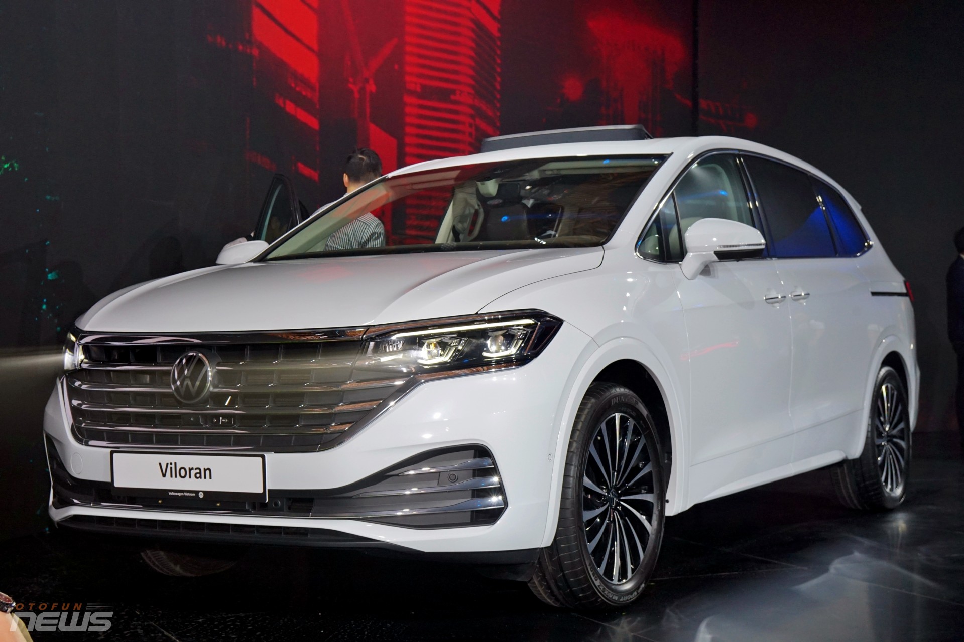 Cận cảnh Volkswagen Viloran 2024 với hàng ghế hạng thương gia vừa ra mắt tại Việt Nam