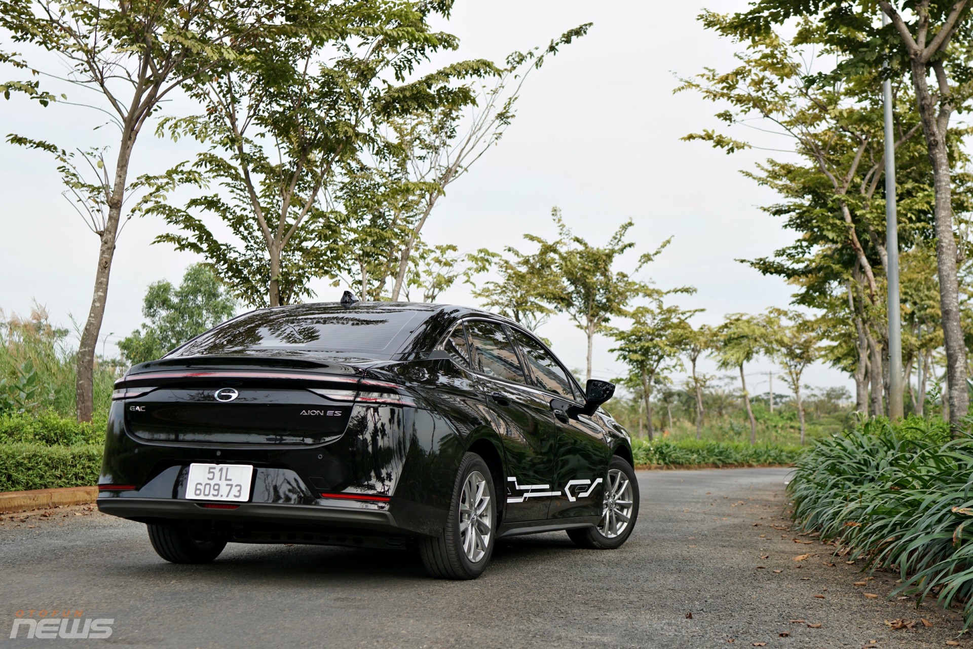 Aion ES, mẫu sedan điện Trung Quốc giữa lằn ranh thực dụng và hiện đại