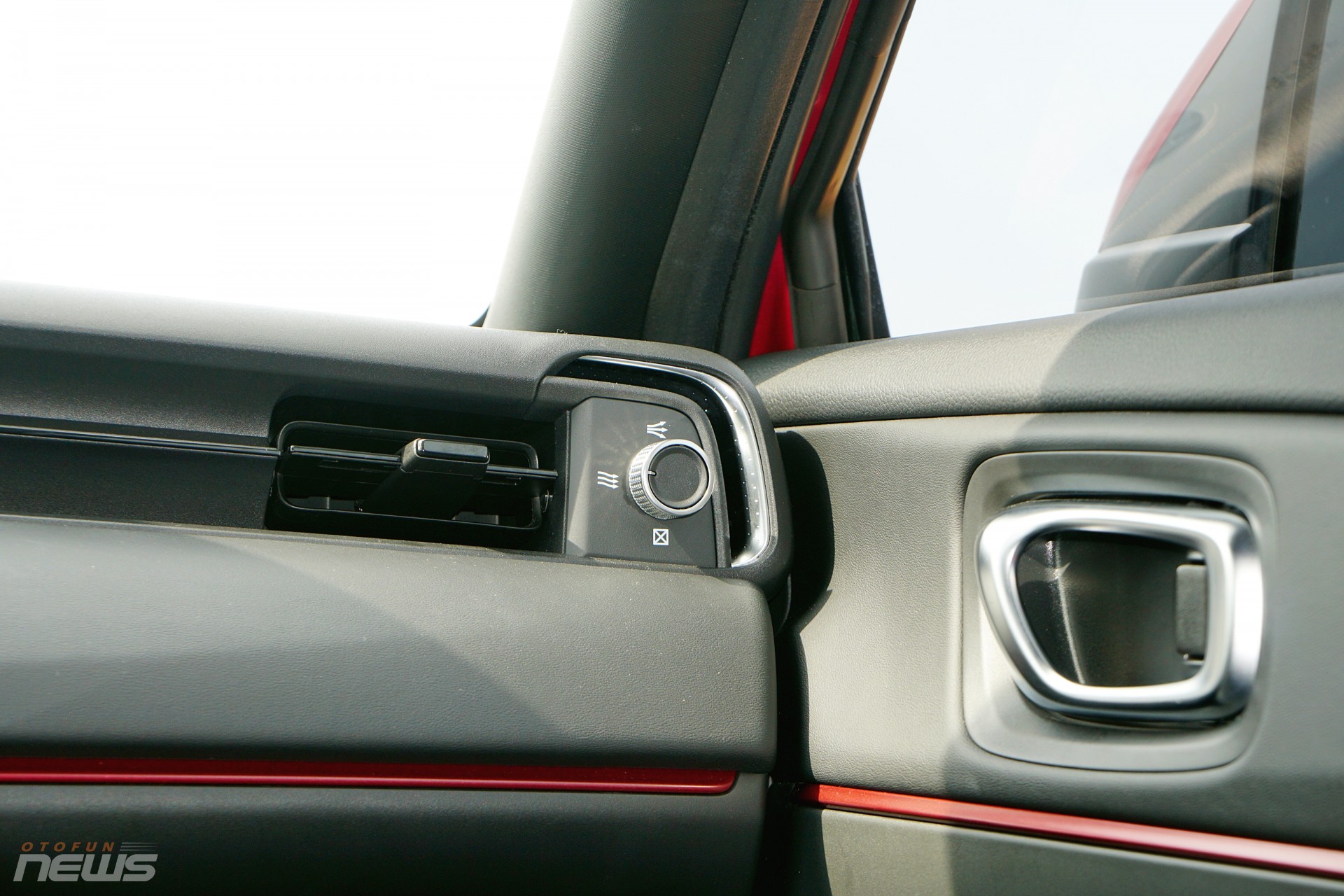 Đánh giá Honda HR-V e:HEV 2025