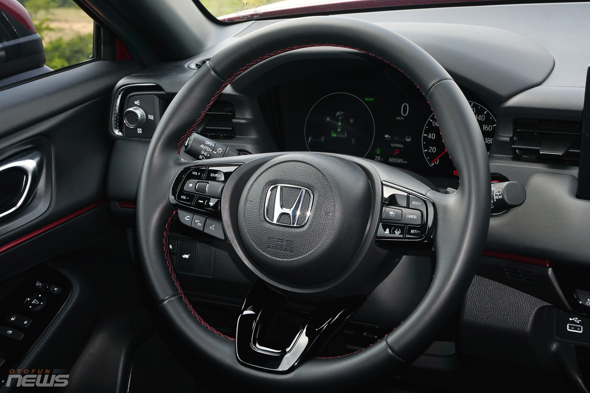 Đánh giá Honda HR-V e:HEV 2025