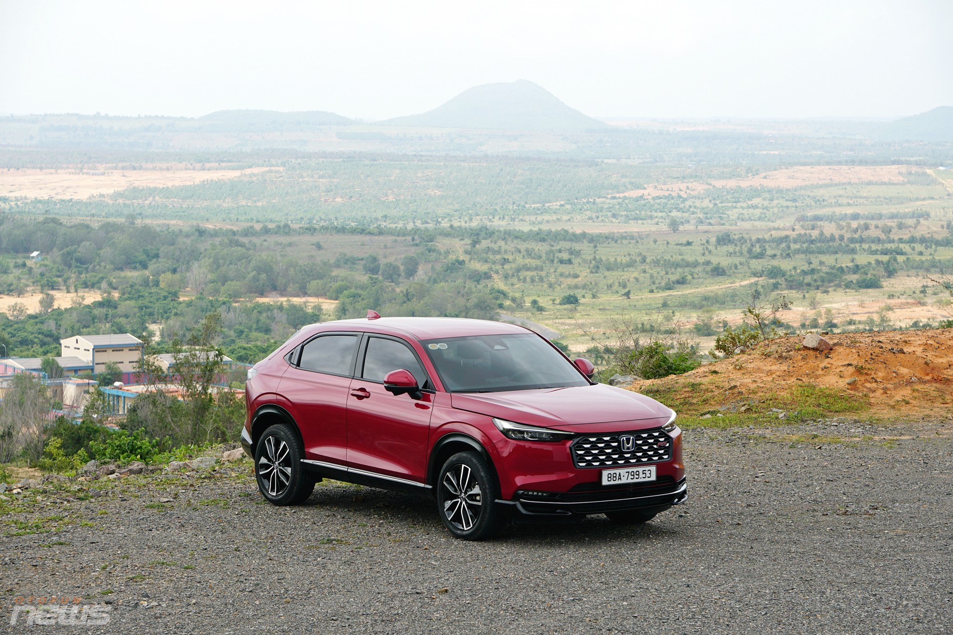 Đánh giá Honda HR-V e:HEV 2025