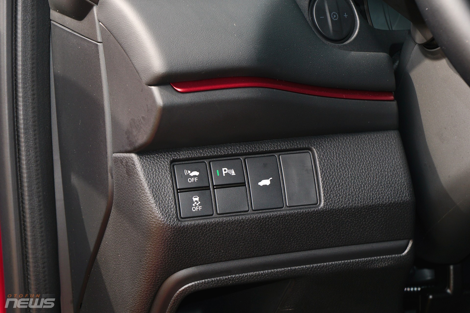 Đánh giá Honda HR-V e:HEV 2025