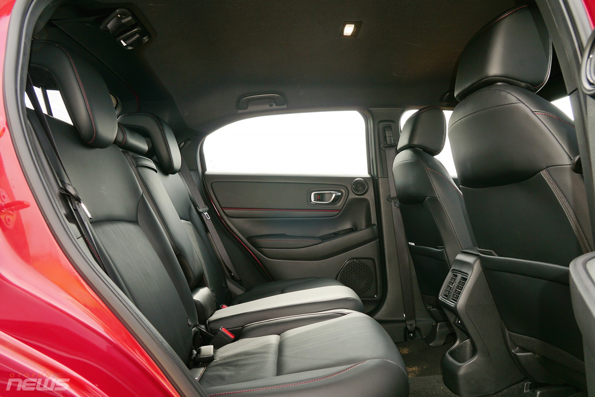 Đánh giá Honda HR-V e:HEV 2025