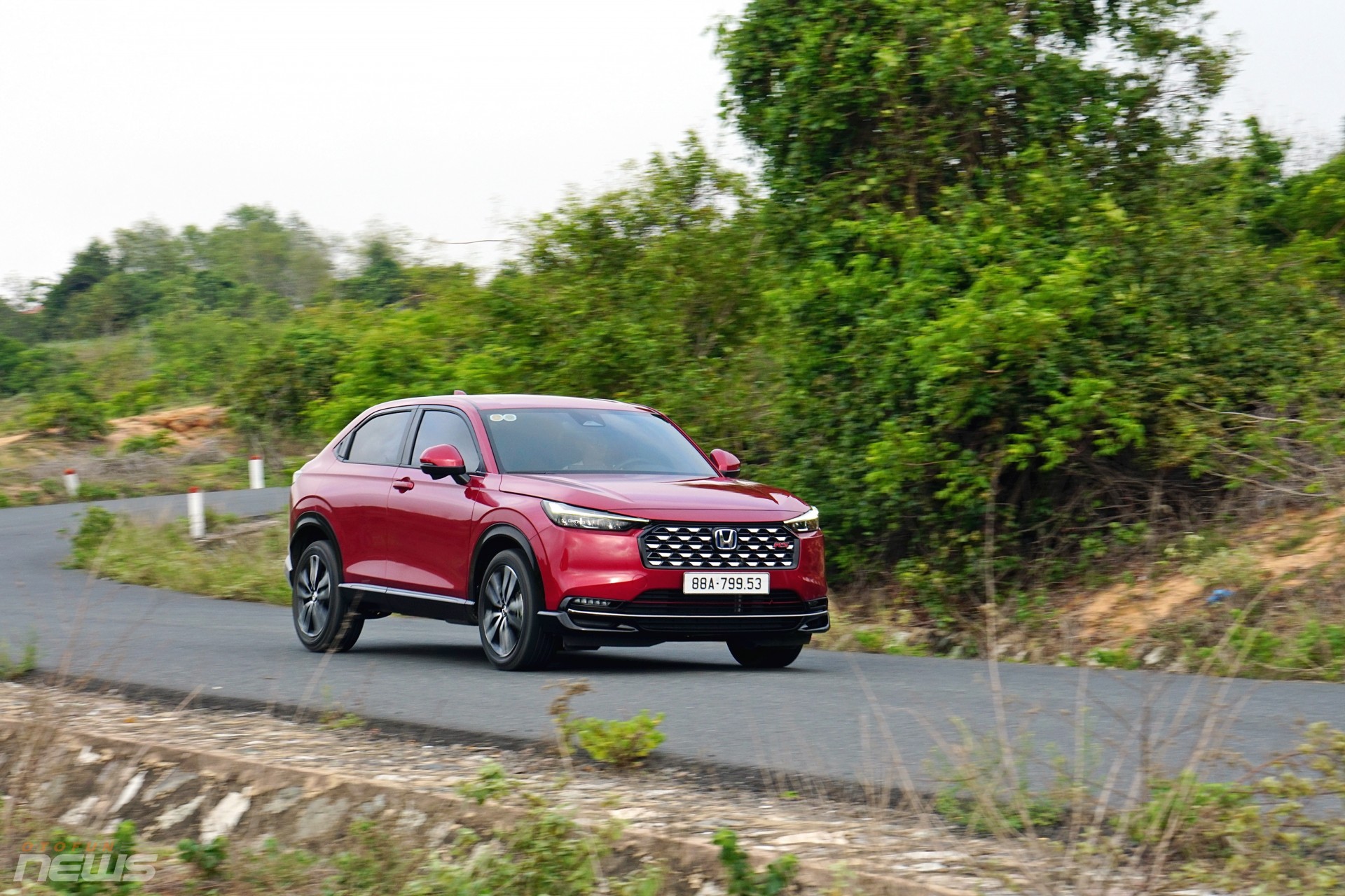 Đánh giá Honda HR-V e:HEV: Xe hybrid đô thị dành cho người thực dụng