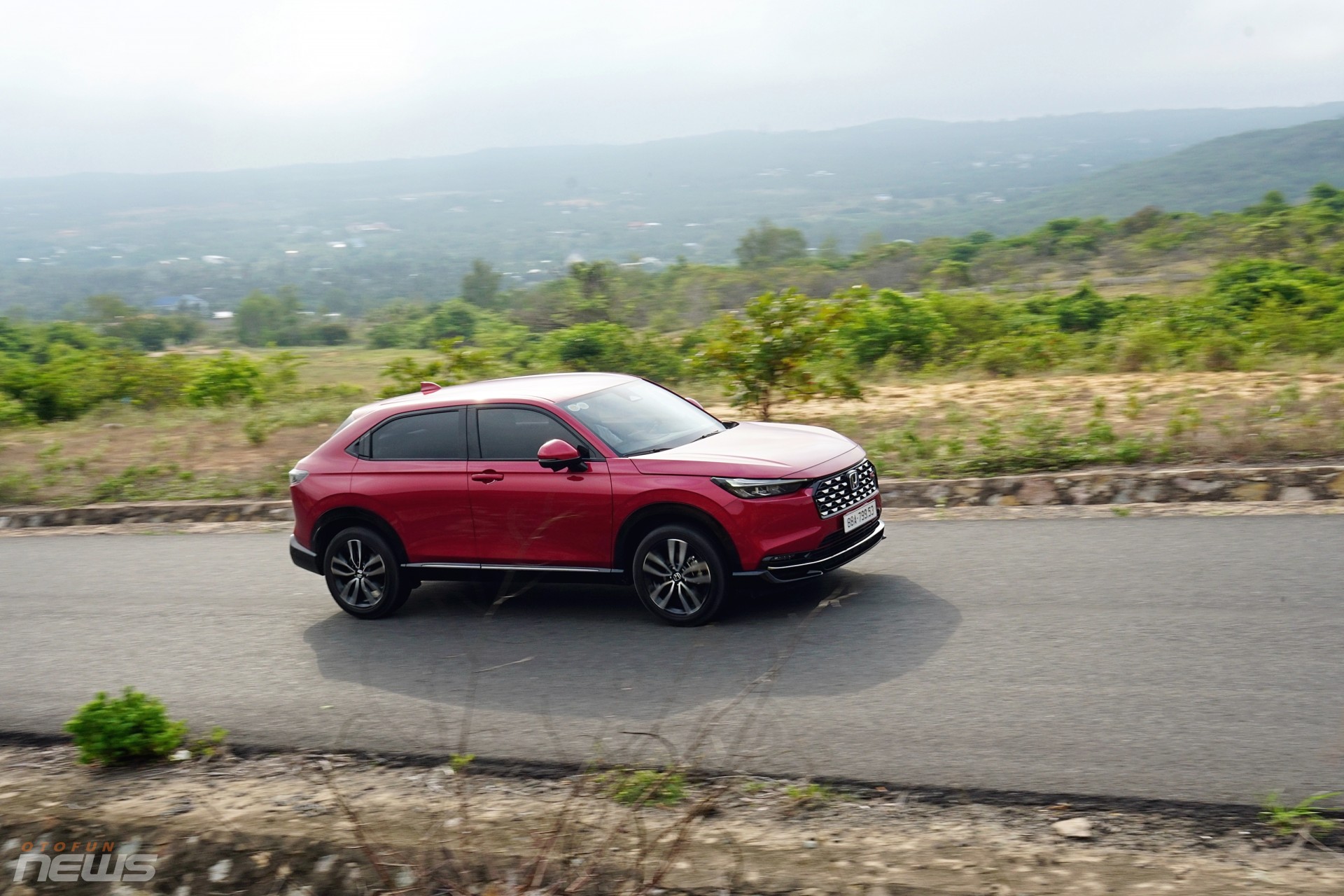 Đánh giá Honda HR-V e:HEV: Xe hybrid đô thị dành cho người thực dụng