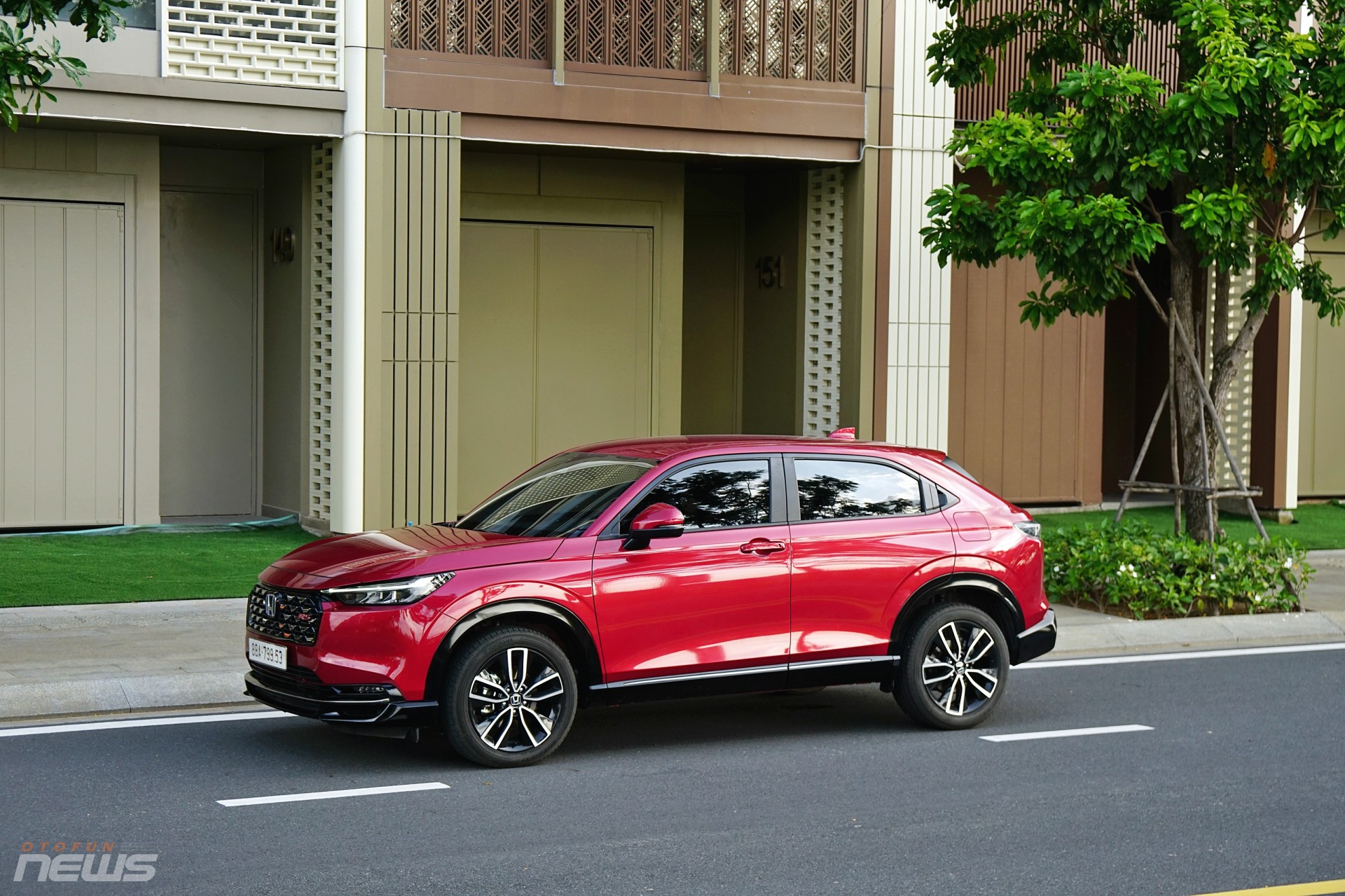Đánh giá Honda HR-V e:HEV 2025