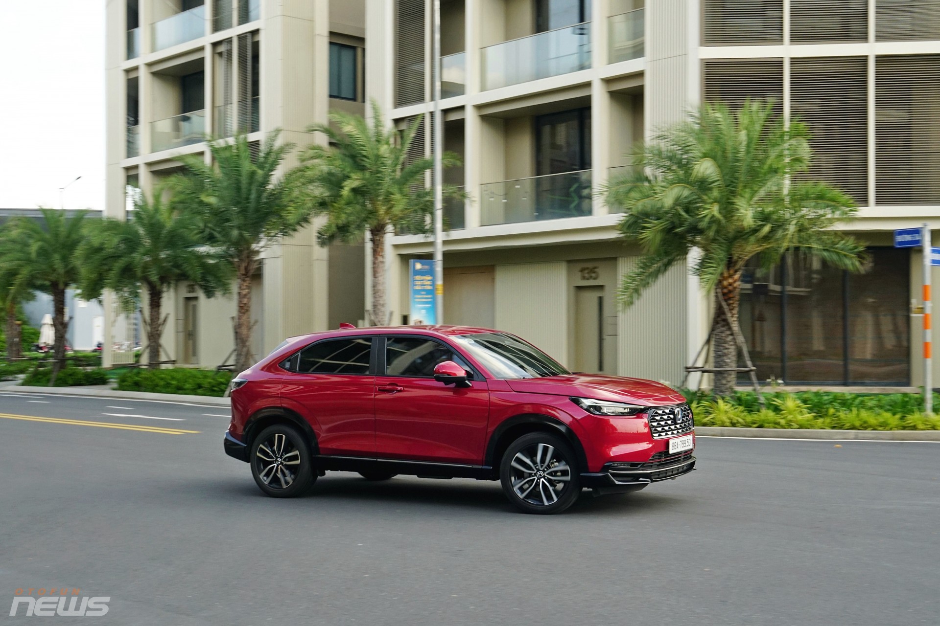 Đánh giá Honda HR-V e:HEV 2025