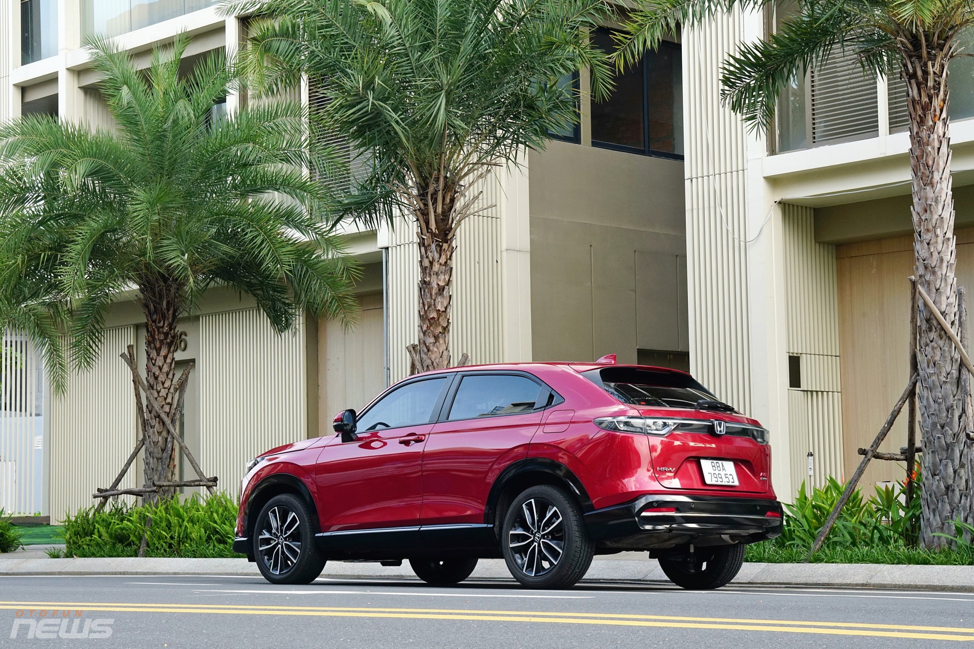 Đánh giá Honda HR-V e:HEV 2025