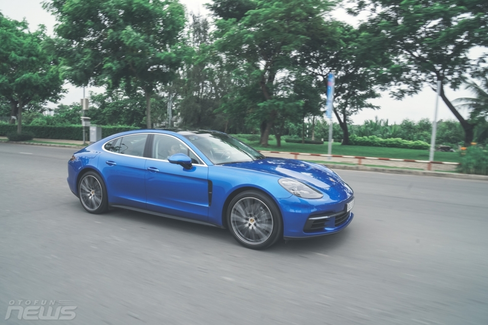 Triệu hồi hơn 300 xe Porsche Panamera tại Việt Nam