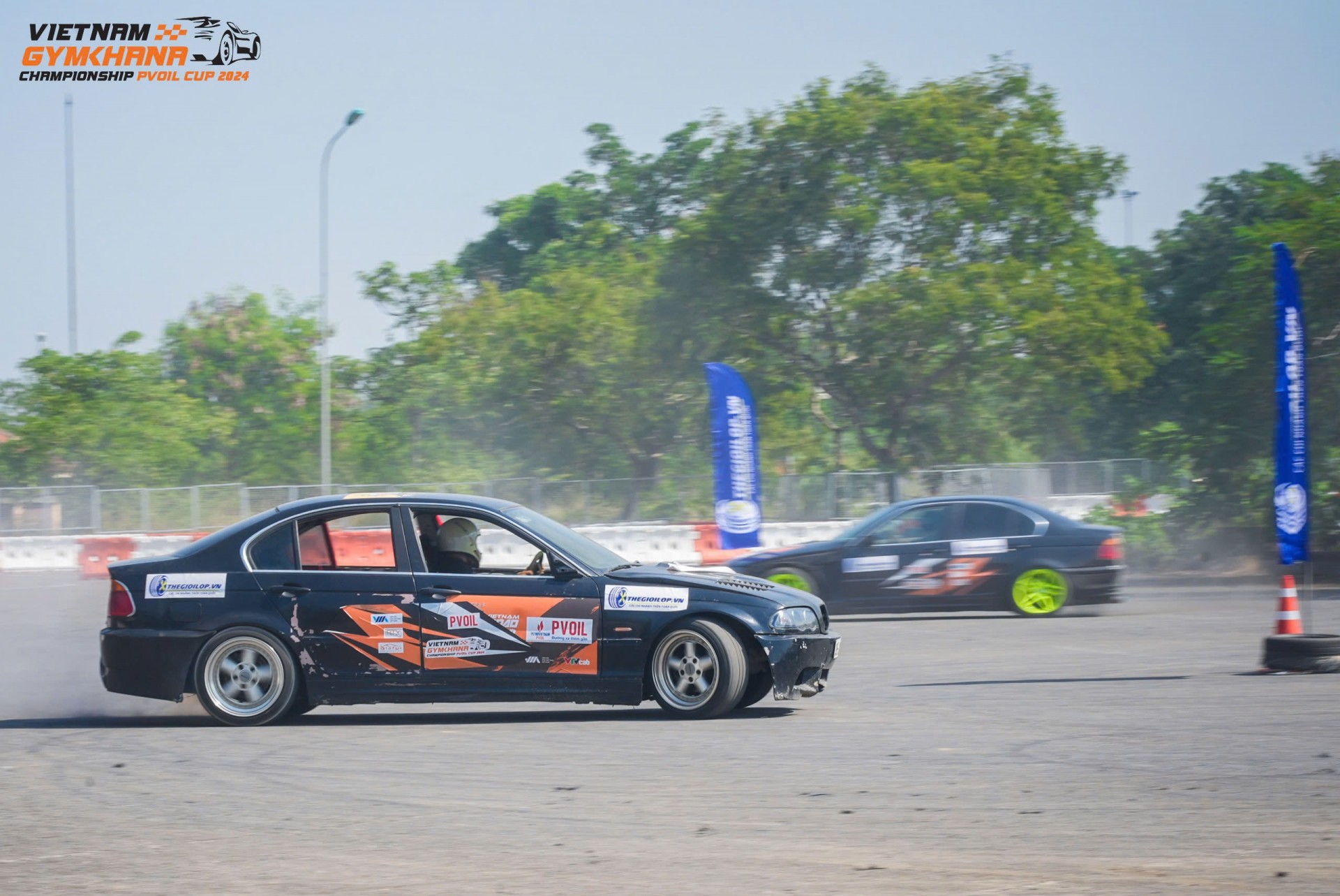 Đã mắt với màn 'đốt lốp' đỉnh cao từ Hanoi Drift Club