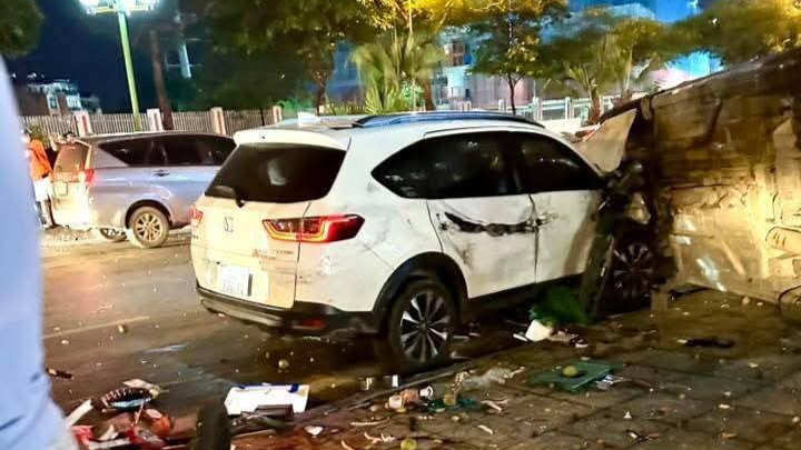Ô tô tông liên hoàn xe ở phường Dương Nội, thành phố Hà Nội