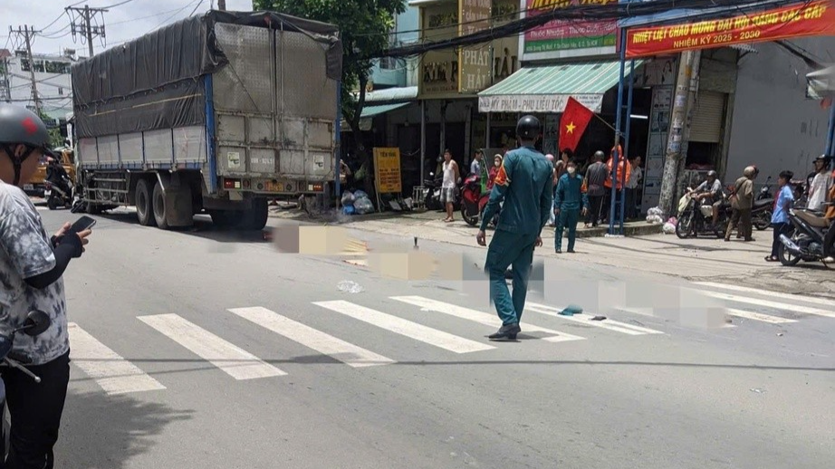 TP.HCM: Xe tải va chạm xe máy, hai mẹ con tử vong thương tâm