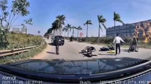 Va chạm giữa hai xe máy tại khu vực chân cầu Như Nguyệt, KCN Quang Châu (Việt Yên, Bắc Giang)