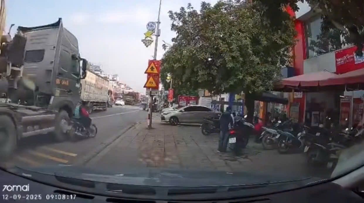 Xe tải lấn làn, va chạm với người phụ nữ đi xe máy khiến người này tử vong