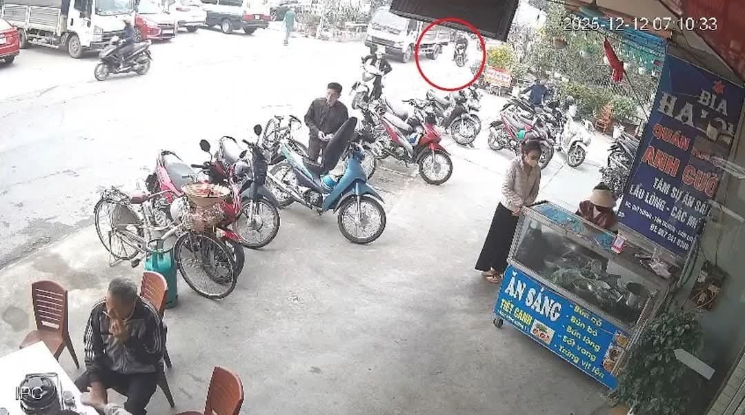 Ngã xuống đường đúng lúc xe tải chạy tới, người đàn ông tử vong thương tâm