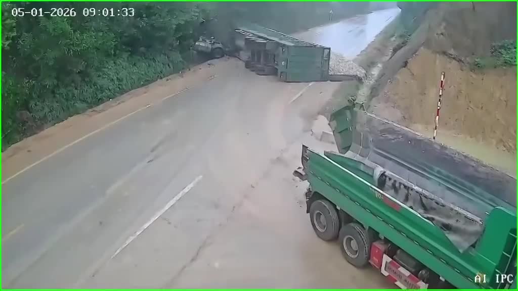 Video ghi lại vụ tai nạn giao thông tại Triệu Sơn - Thanh Hóa