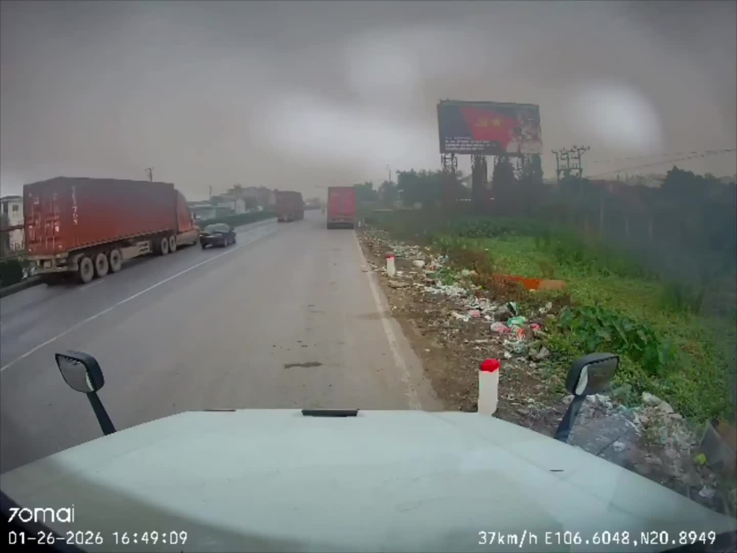 Phóng nhanh va chạm với container