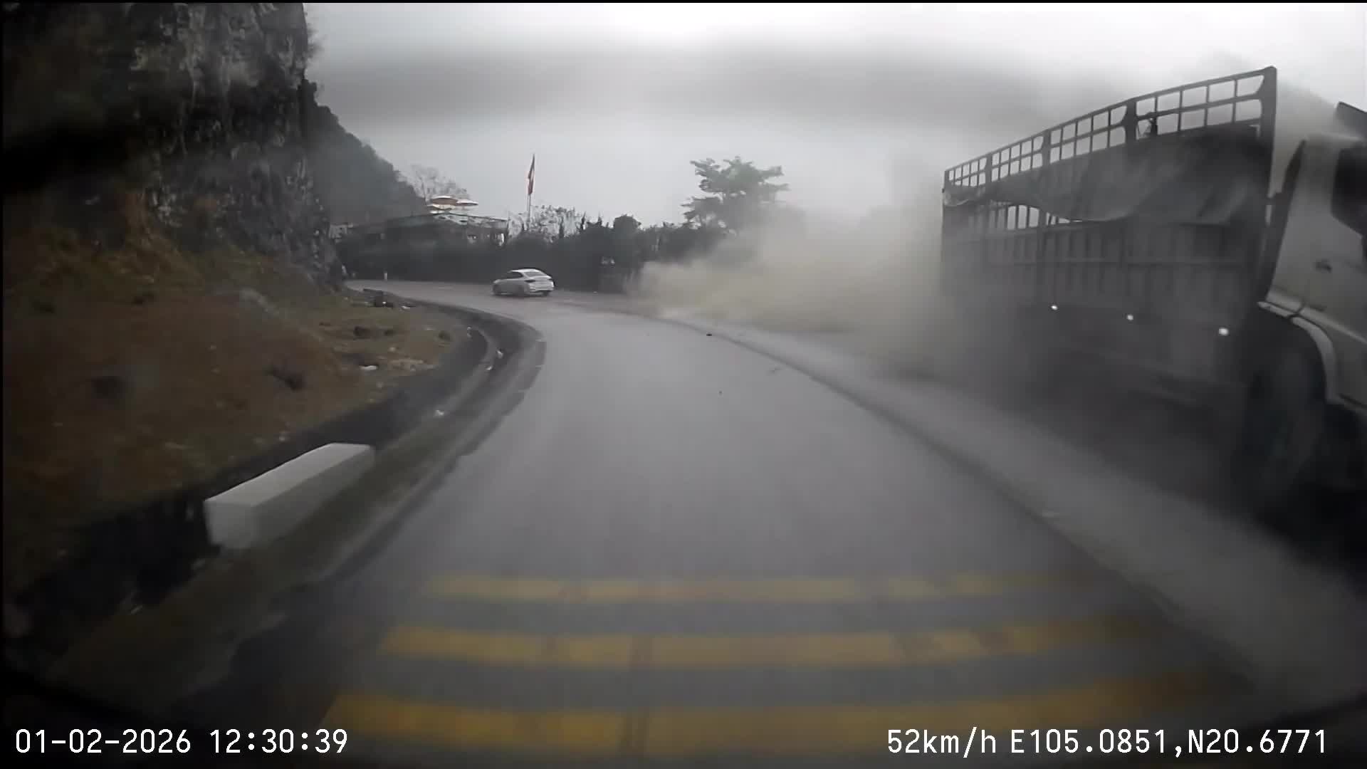 Tai nạn đèo Đá Trắng