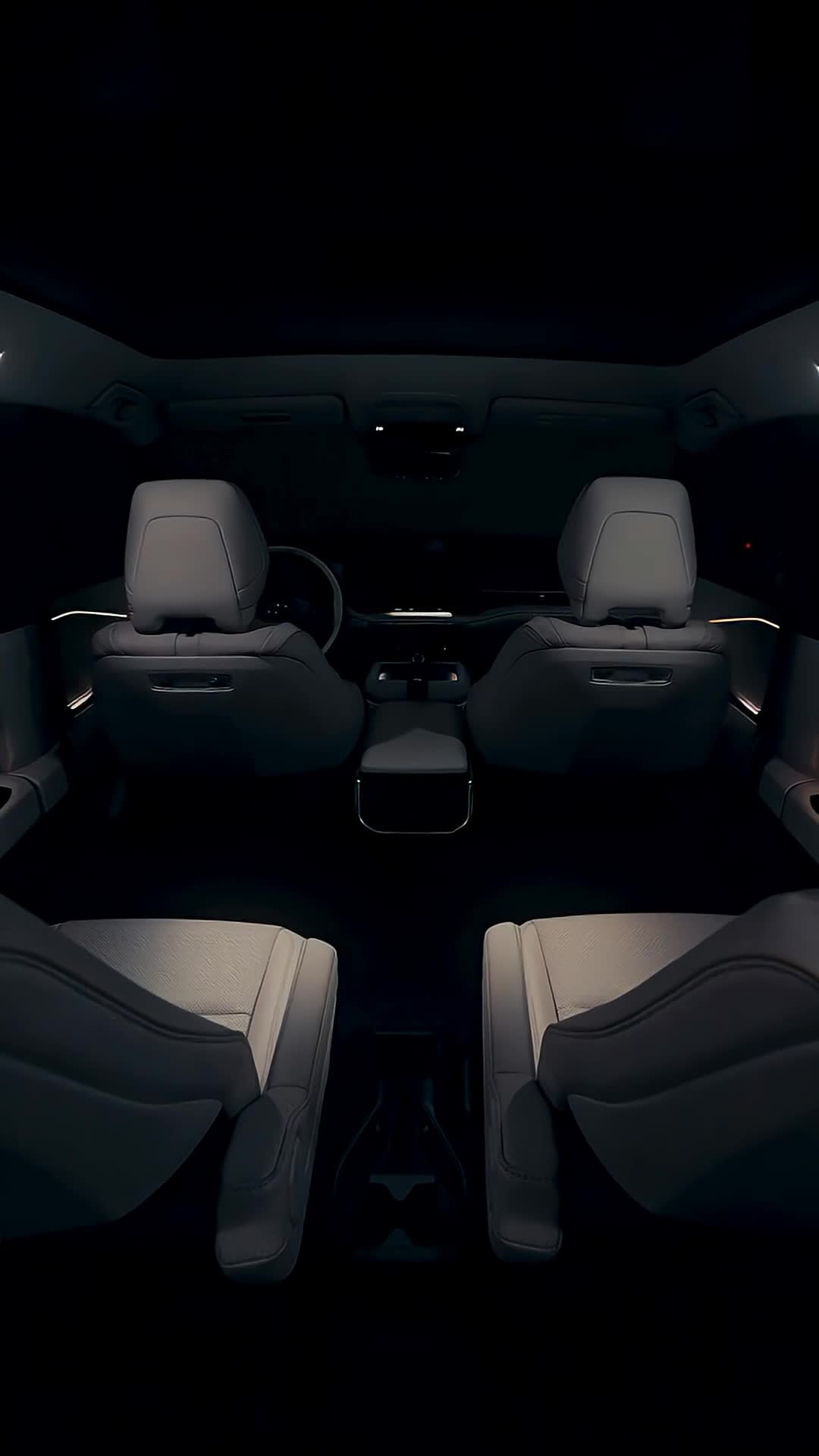 Toyota hé lộ nội thất SUV điện ba hàng ghế