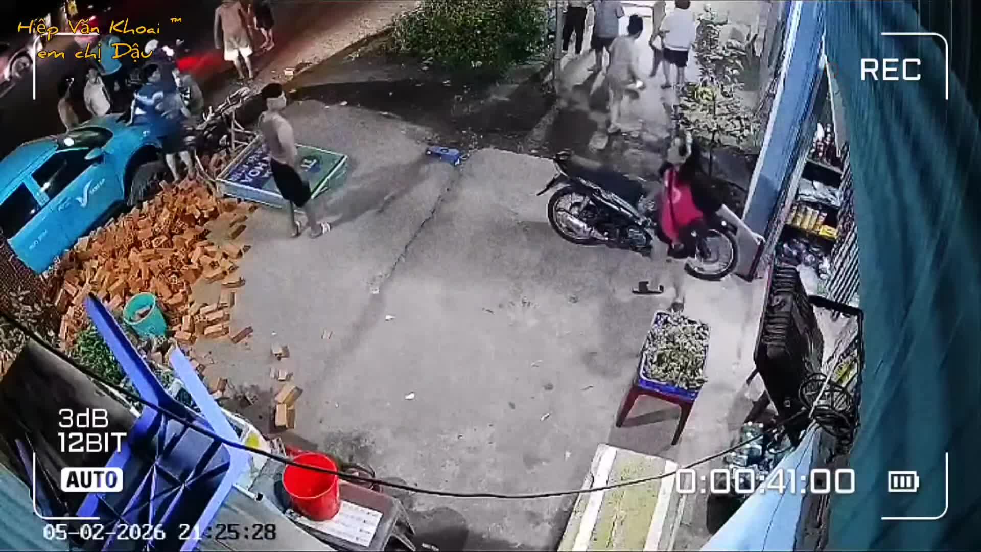 Bị tài xế hành hung khi cứu người dưới gầm ô tô sau tai nạn ở TP. HCM