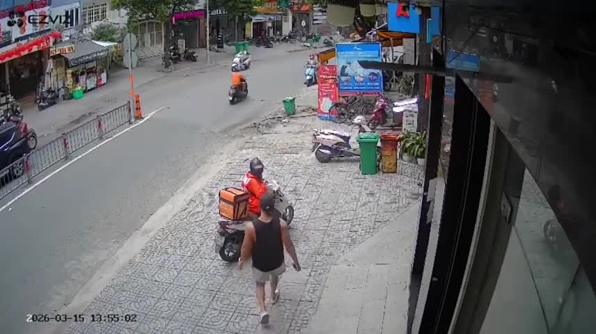 Người đàn ông hành hung nữ tài xế chạy xe công nghệ