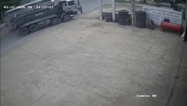 Tài xế cố tình nhấn ga sau khi gây TNGT