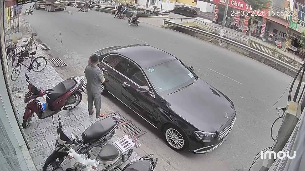 Tử vong sau va chạm với container