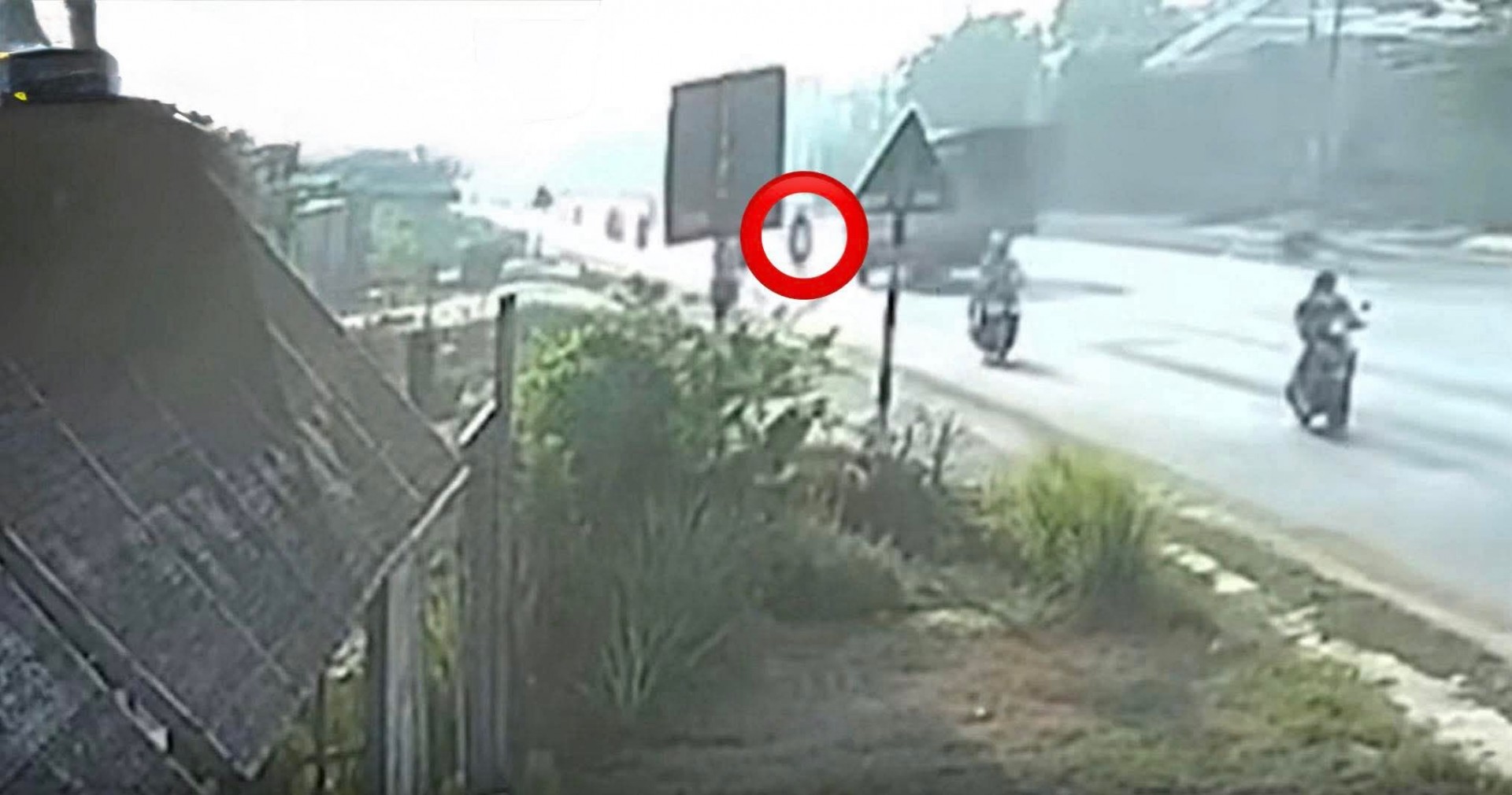 Xuân Tâm, Đồng Nai: Va chạm giữa xe tải và xe máy, khiến 1 nữ sinh tử vong tại chỗ