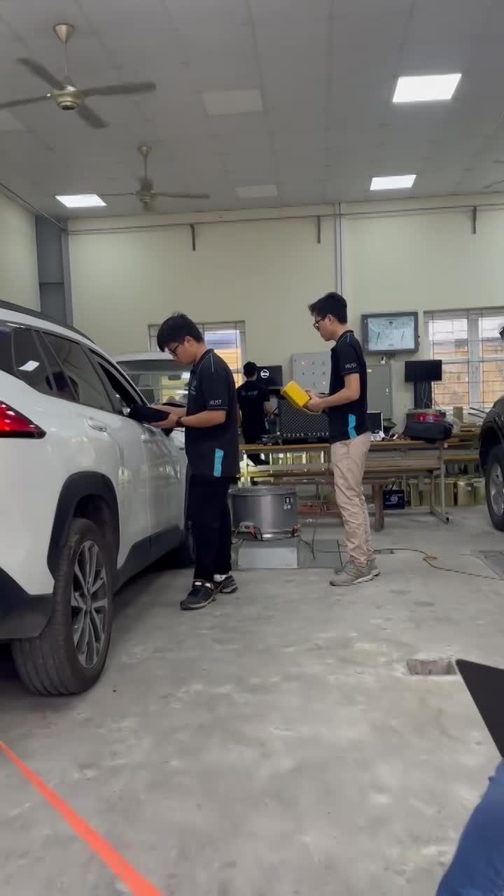Nhóm nghiên cứu Đại Học Bách Khoa thử nghiệm xe chạy xăng E10