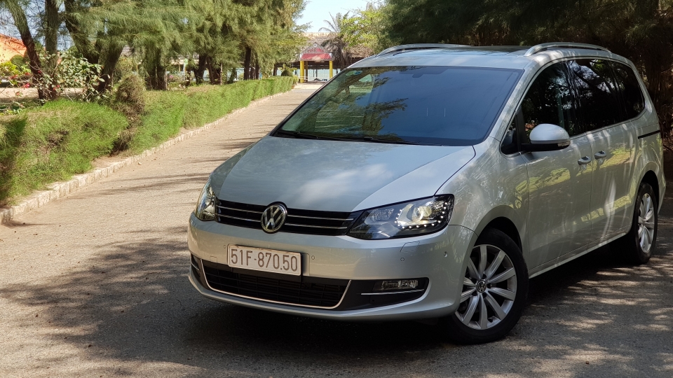 Xem kỹ Volkswagen Sharan, minivan đến từ Đức