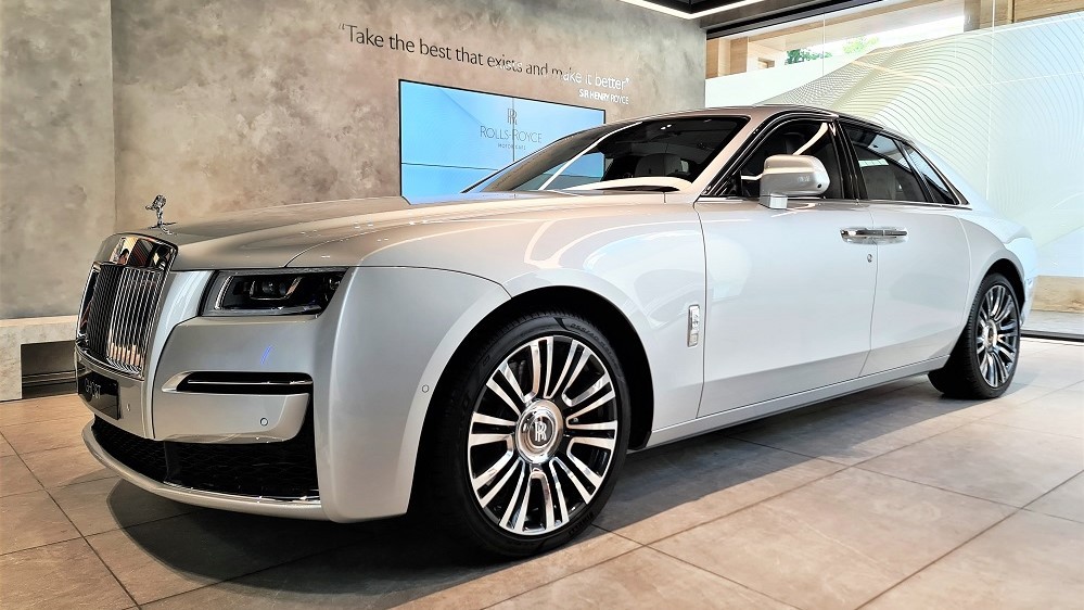 Cận cảnh Rolls-Royce Ghost 2022 chính hãng
